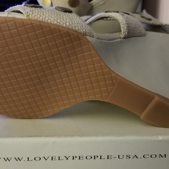 Shoes - Picture 3 of 4